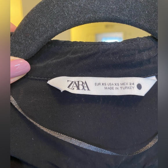 Zara 100% viscose Black Button up. Size XS - Picture 4 of 7